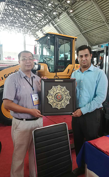 莱工.jpg 莱工.jpg