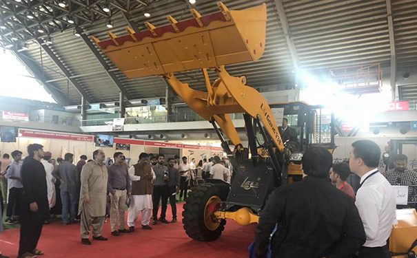 莱工.jpg 莱工.jpg