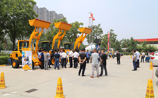 莱工.jpg 莱工.jpg